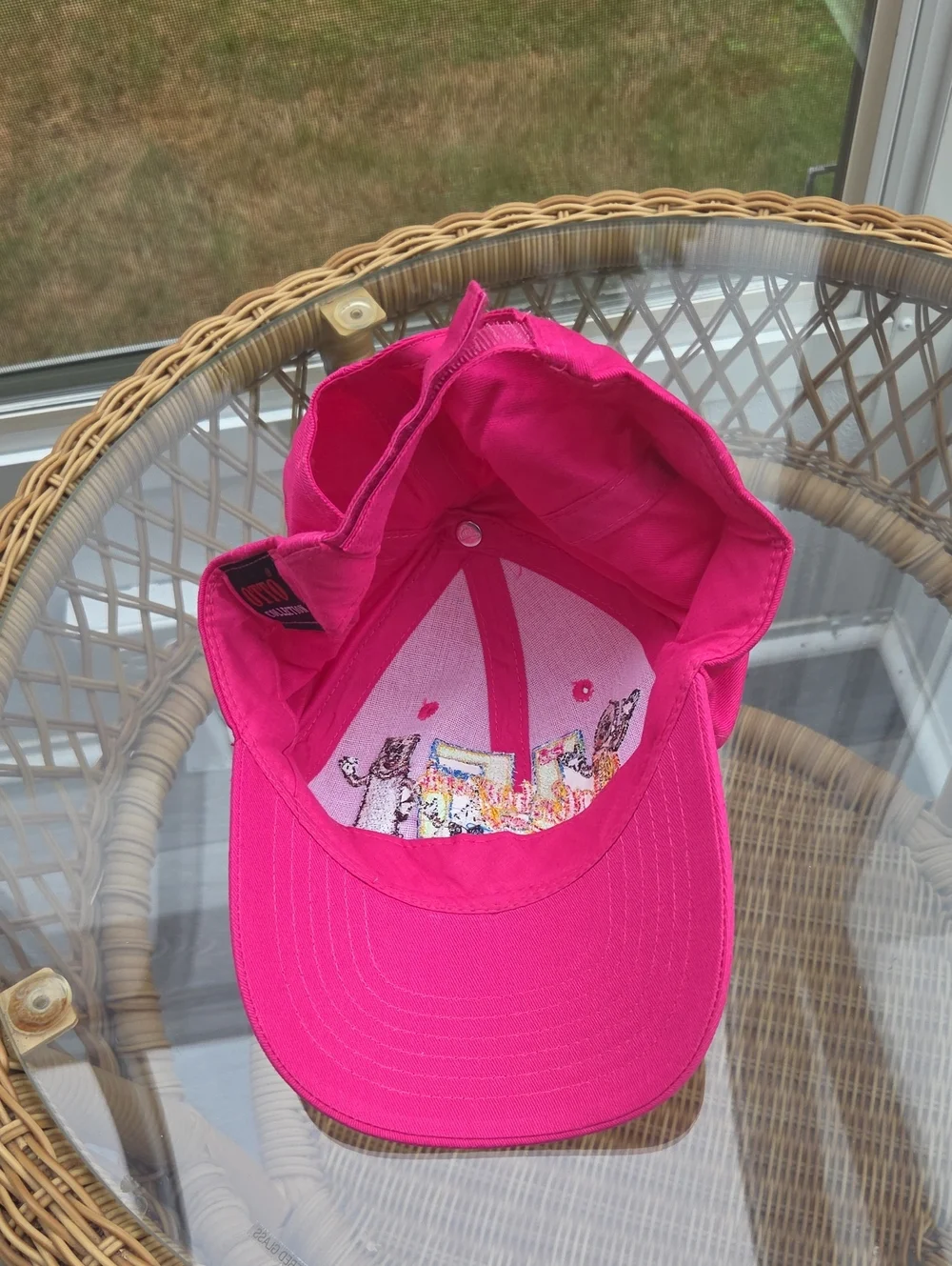 HersheyPark 2015 Hot Pink Embroidered Character Baseball Hat  Velcro Back NWT